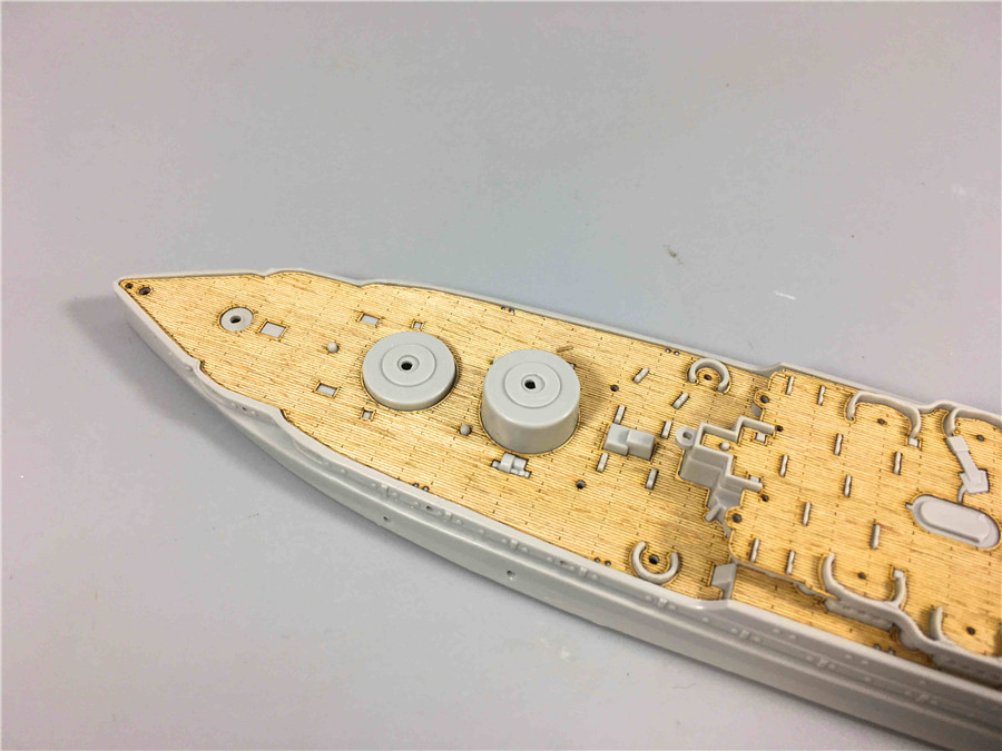 Deck de madeira em escala 1/70 - Model Kit Uss Arizona avaliação e preço