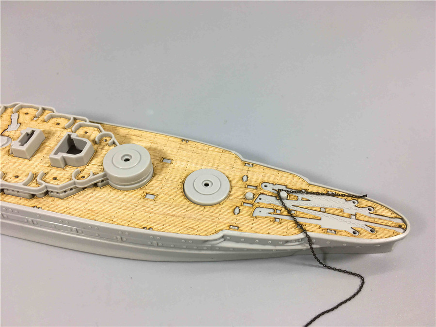 Deck de madeira em escala 1/70 - Model Kit Uss Arizona avaliação e preço