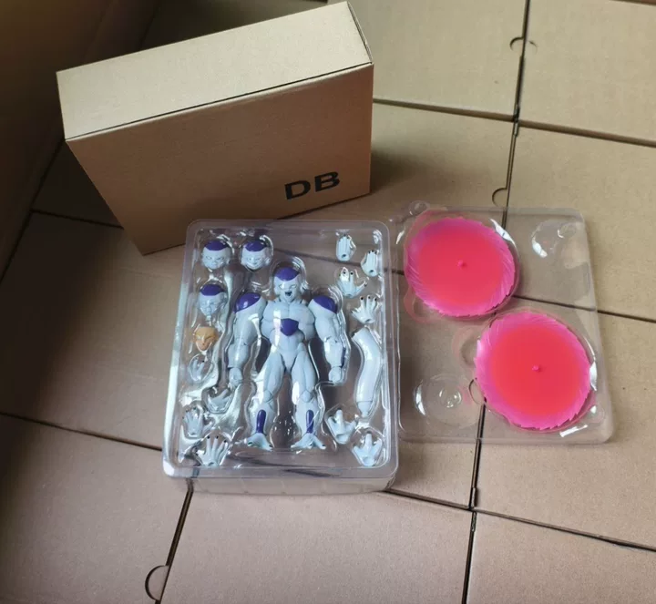 Novas Figuras de Ação DB Facto - Model Kit Frieza avaliação e preço