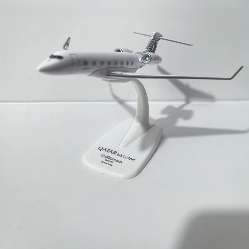 Kit de Modelo de Avião Qatar A - Model Kit Walmart avaliação e preço